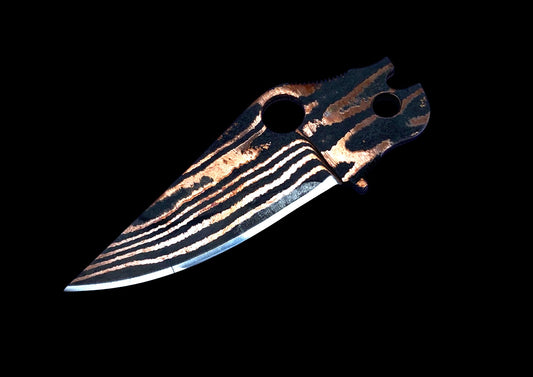 Hand-Forged Damascus Steel EDC Fixed Blade Knife – Black & Copper Layered Pattern