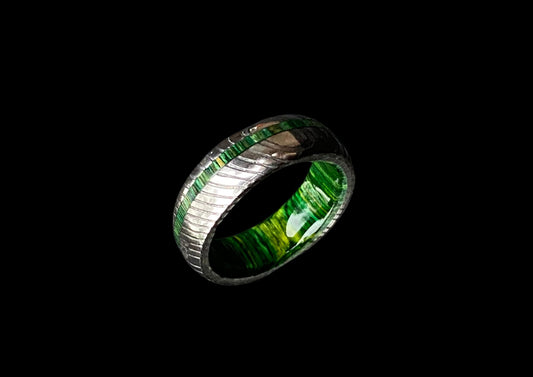 Handcrafted Damascus Steel Ring – Green Resin Inlay & Silver Mokume-Gane Overlay
