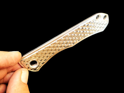 Chris Reeve Umnumzaan TC4 Titanium 3D Dragon Skin Show Side Scale